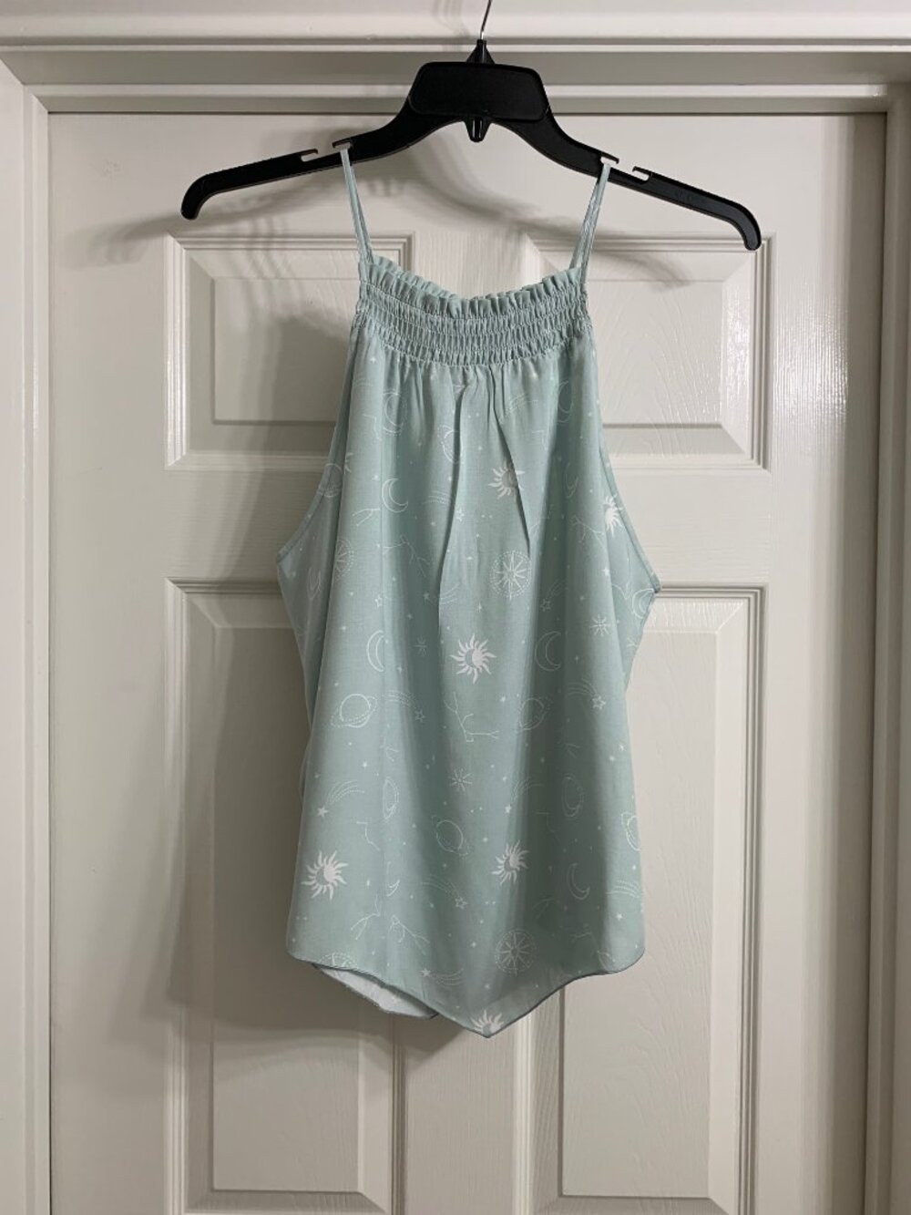 No Boundaries Brand Light Green and White Lightweight Top, Size XXL (Juniors 19)